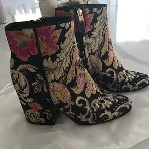Sam Edelman “Taye” patterned Block Heel Bootie in Black Multicolor Size 6 1/2